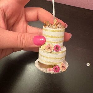 Mini Wedding Cake Ornament with Gold Accents
